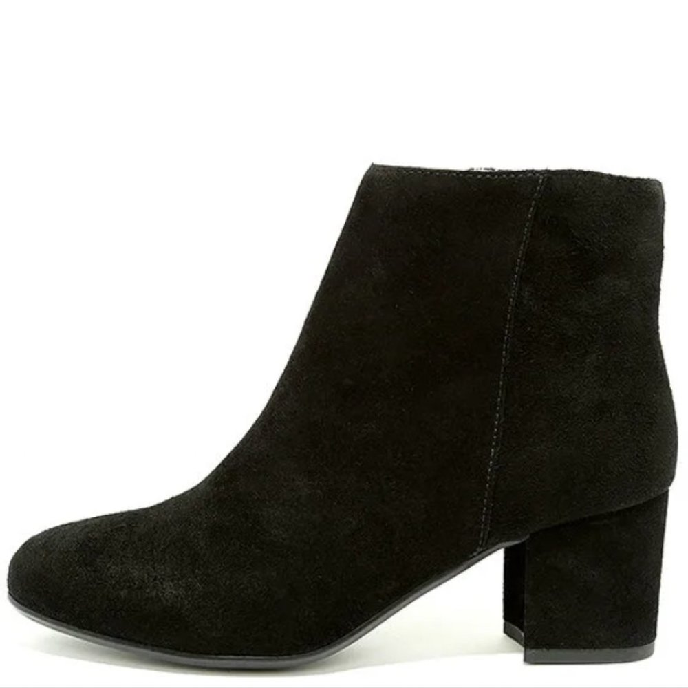 Steve Madden Suede Ankle Booties (size 8.5M)